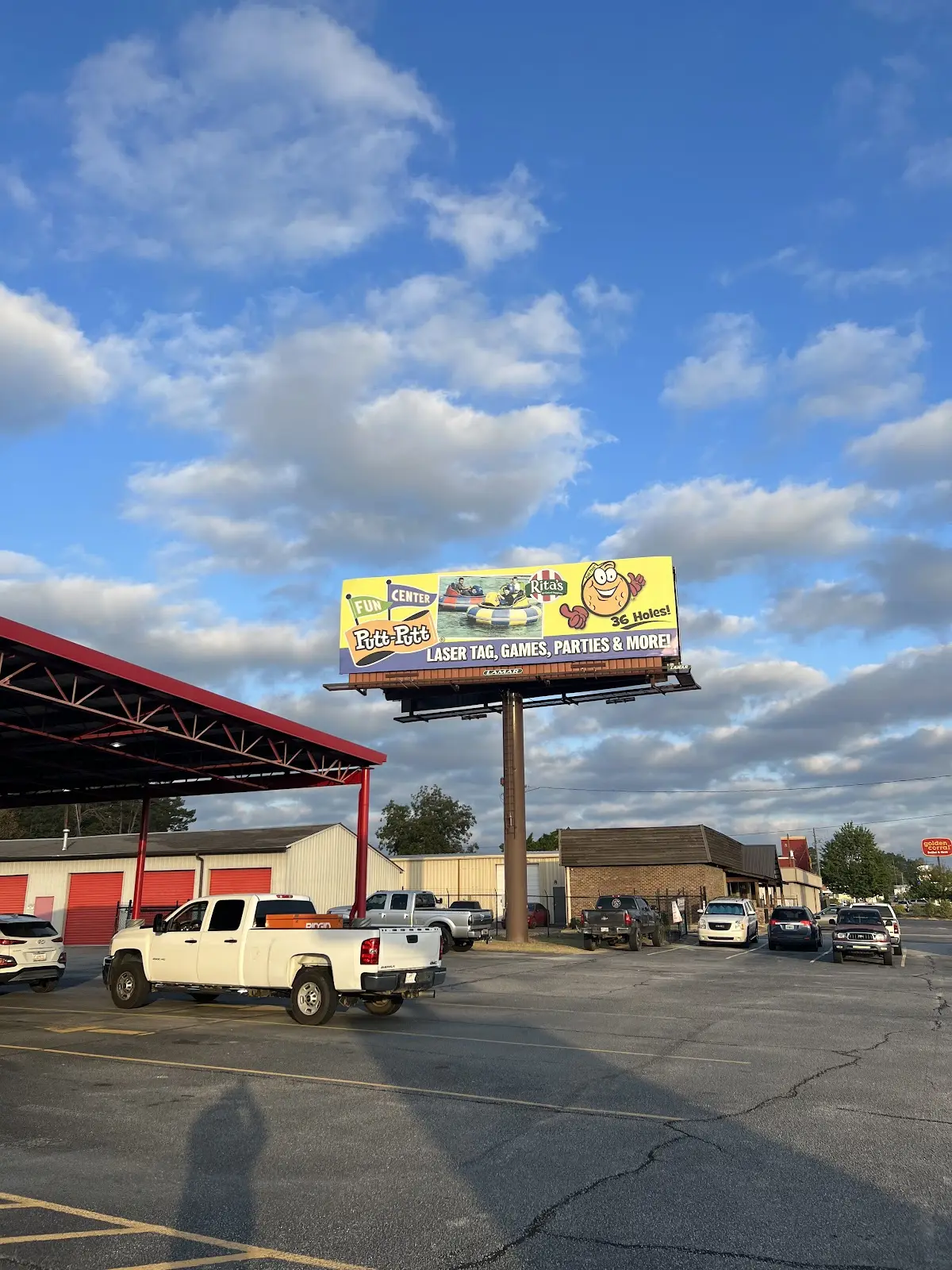 Foto del servicio de asistencia Trucks and Moore Service and Accessory Center