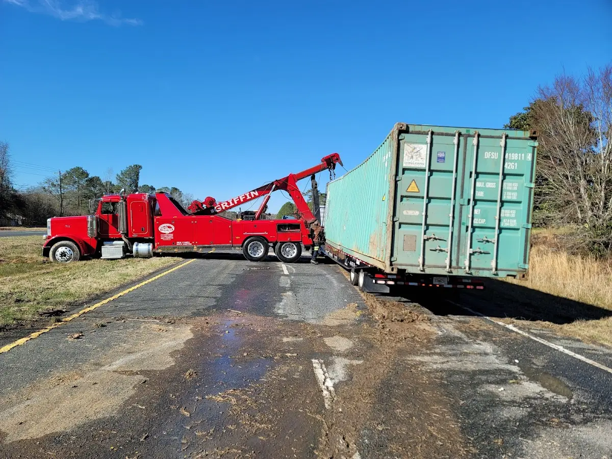 Foto del servicio de asistencia Griffin and Griffin Towing, Inc.