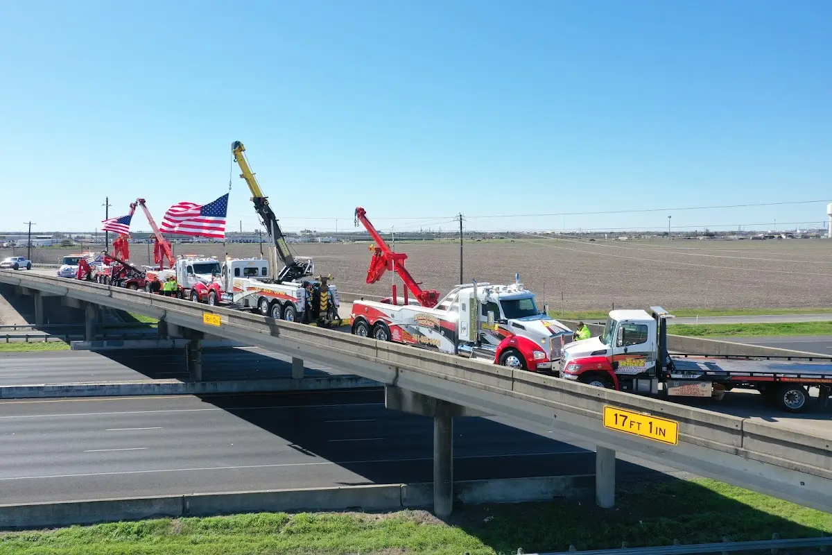 Foto del servicio de asistencia Apollo Towing & Semi Truck Heavy Wrecker