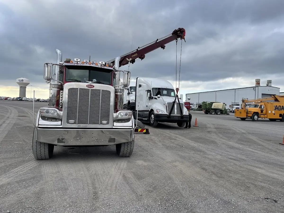 Foto del servicio de asistencia 4AM Towing & Recovery Heavy Duty Towing