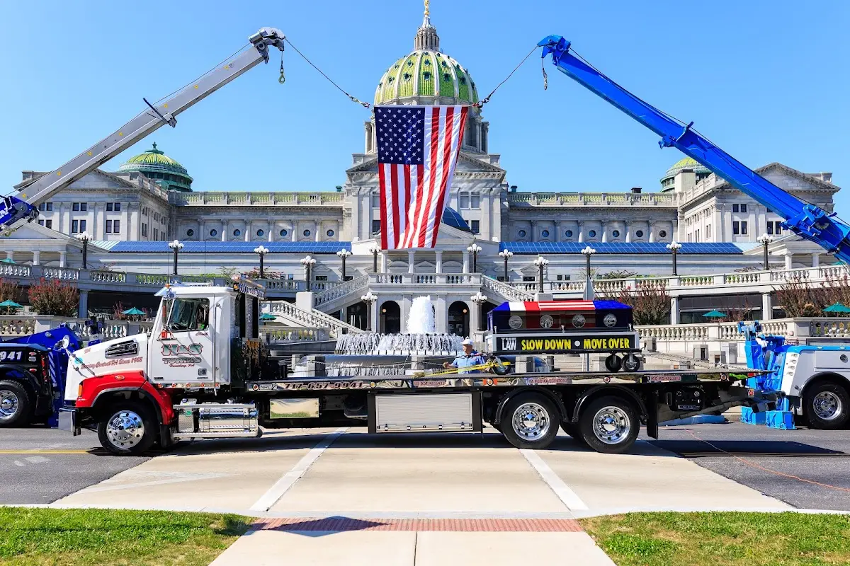 Foto del servicio de asistencia H&S Towing Service, Inc