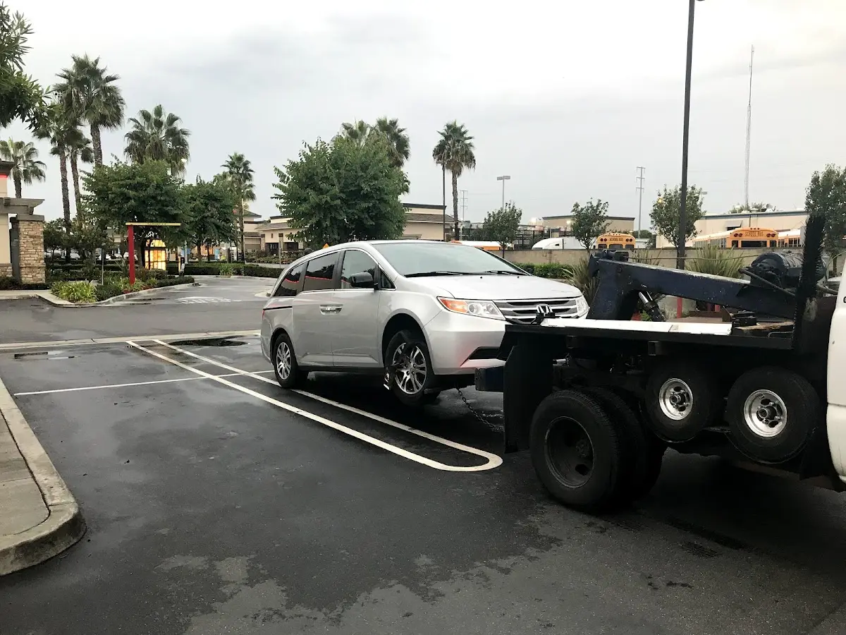 Foto del servicio de asistencia New Creations 5:17 Towing & Automotive Services