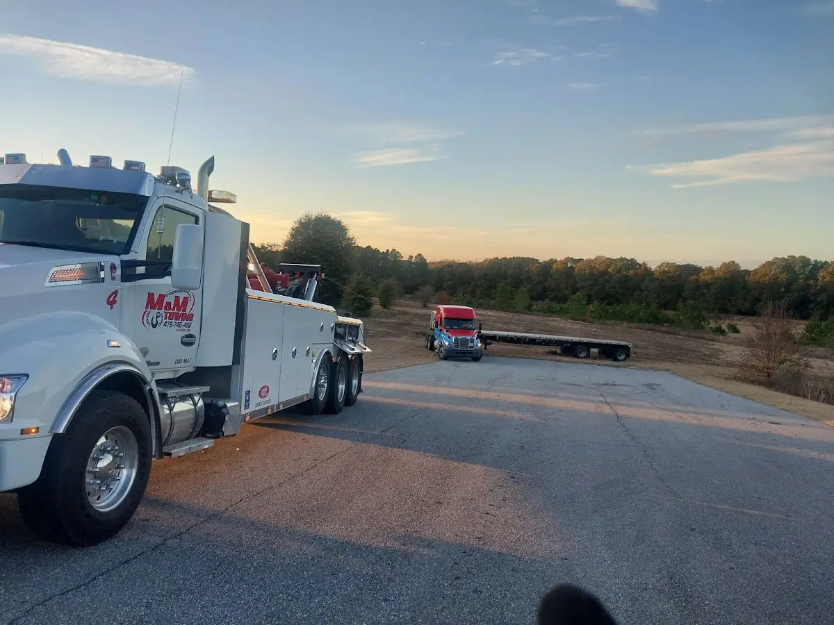 Foto del servicio de asistencia M&M Towing & Recovery