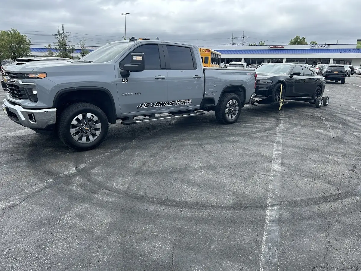 Foto del servicio de asistencia J&S Towing LLC
