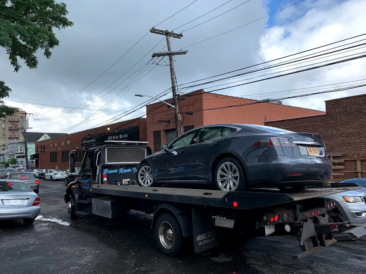 Foto del servicio de asistencia Bronx River Towing Towing Service in Yonkers