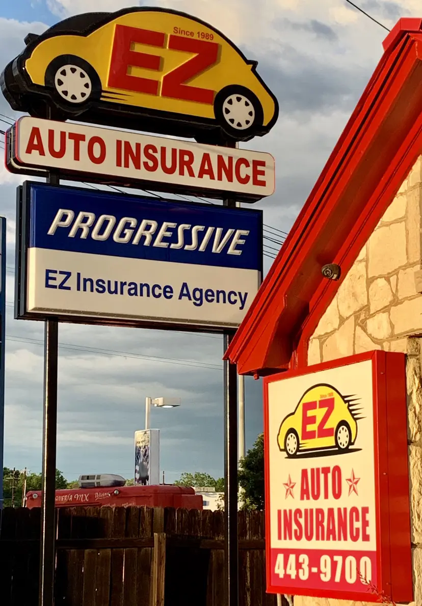 Logo de la compañía de seguros EZ Insurance Agency