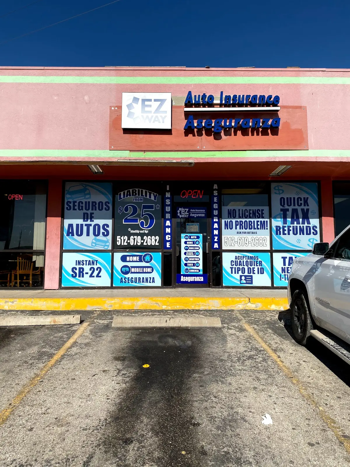 Logo de la compañía de seguros EZ-Way Insurance Agency