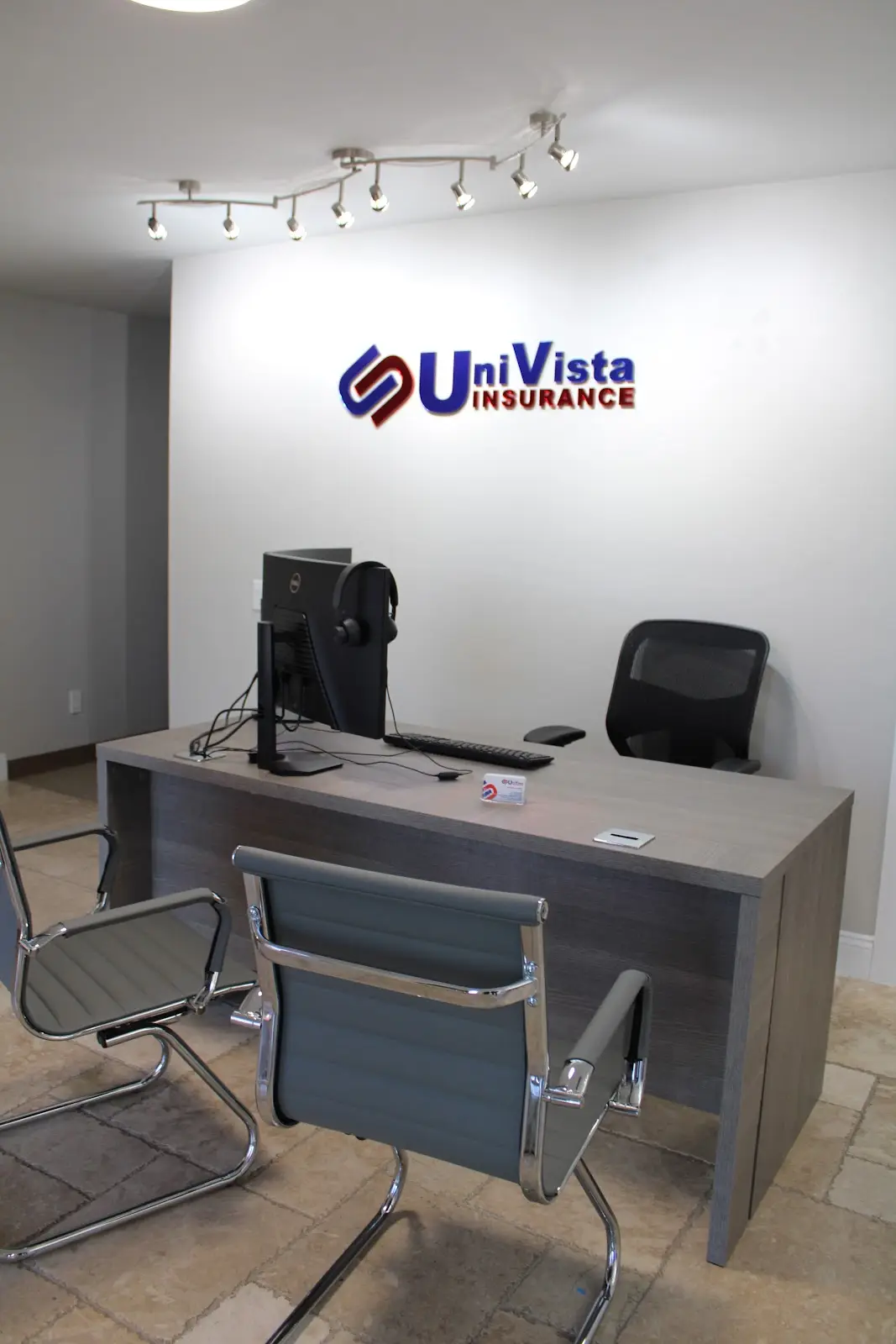 Logo de la compañía de seguros Univista Insurance