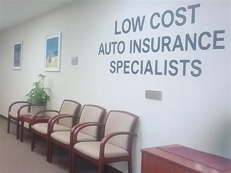 Logo de la compañía de seguros Low Cost Auto Insurance Specialists