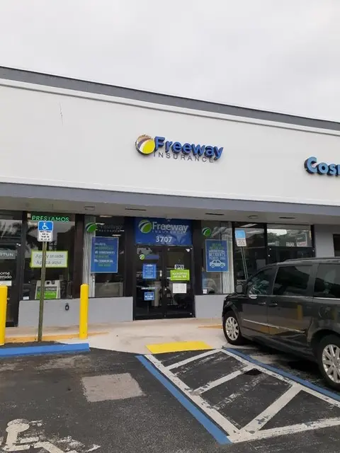 Logo de la compañía de seguros Freeway Insurance