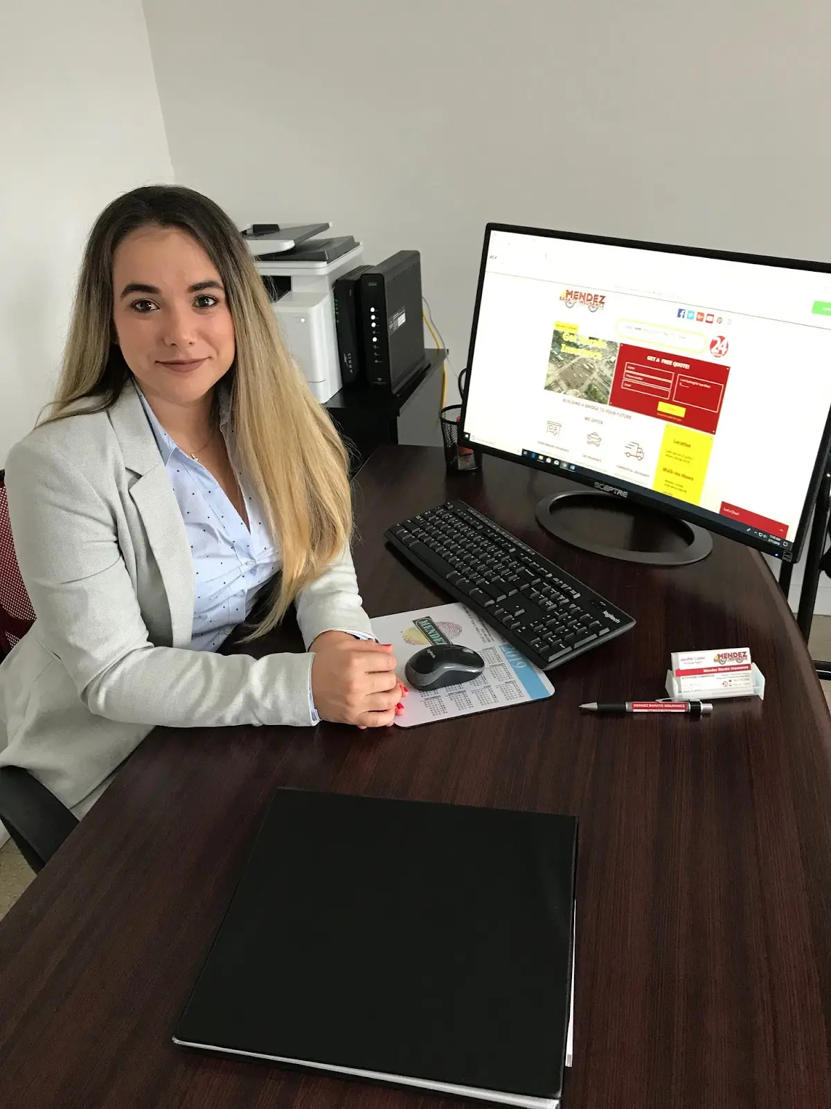 Logo de la compañía de seguros Mendez Barato Insurance