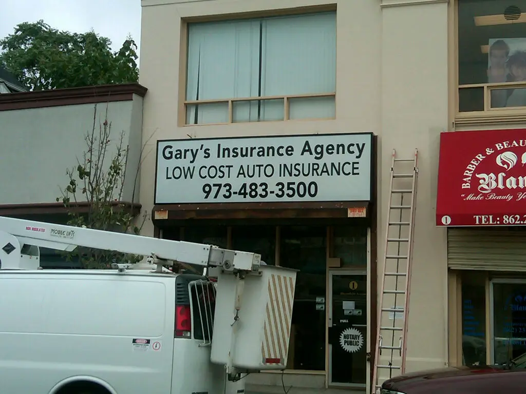 Logo de la compañía de seguros Garys Insurance Agency Newark