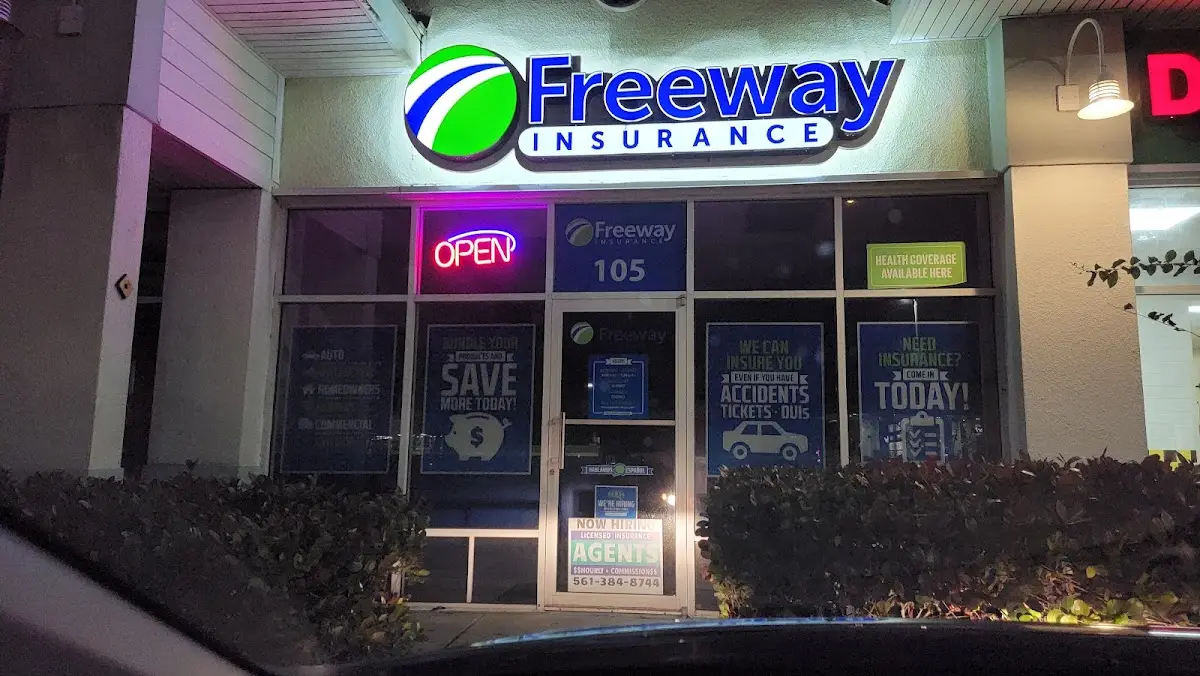 Logo de la compañía de seguros Freeway Insurance