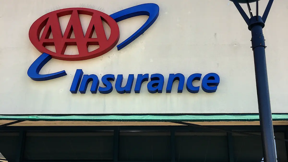 Logo de la compañía de seguros AAA Insurance Agent: Francisco Verdin