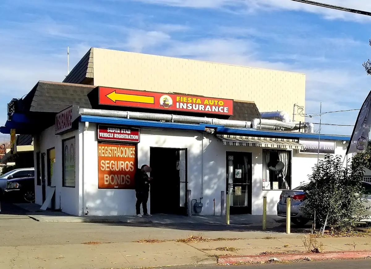 Logo de la compañía de seguros Fiesta Auto Insurance & Tax Service