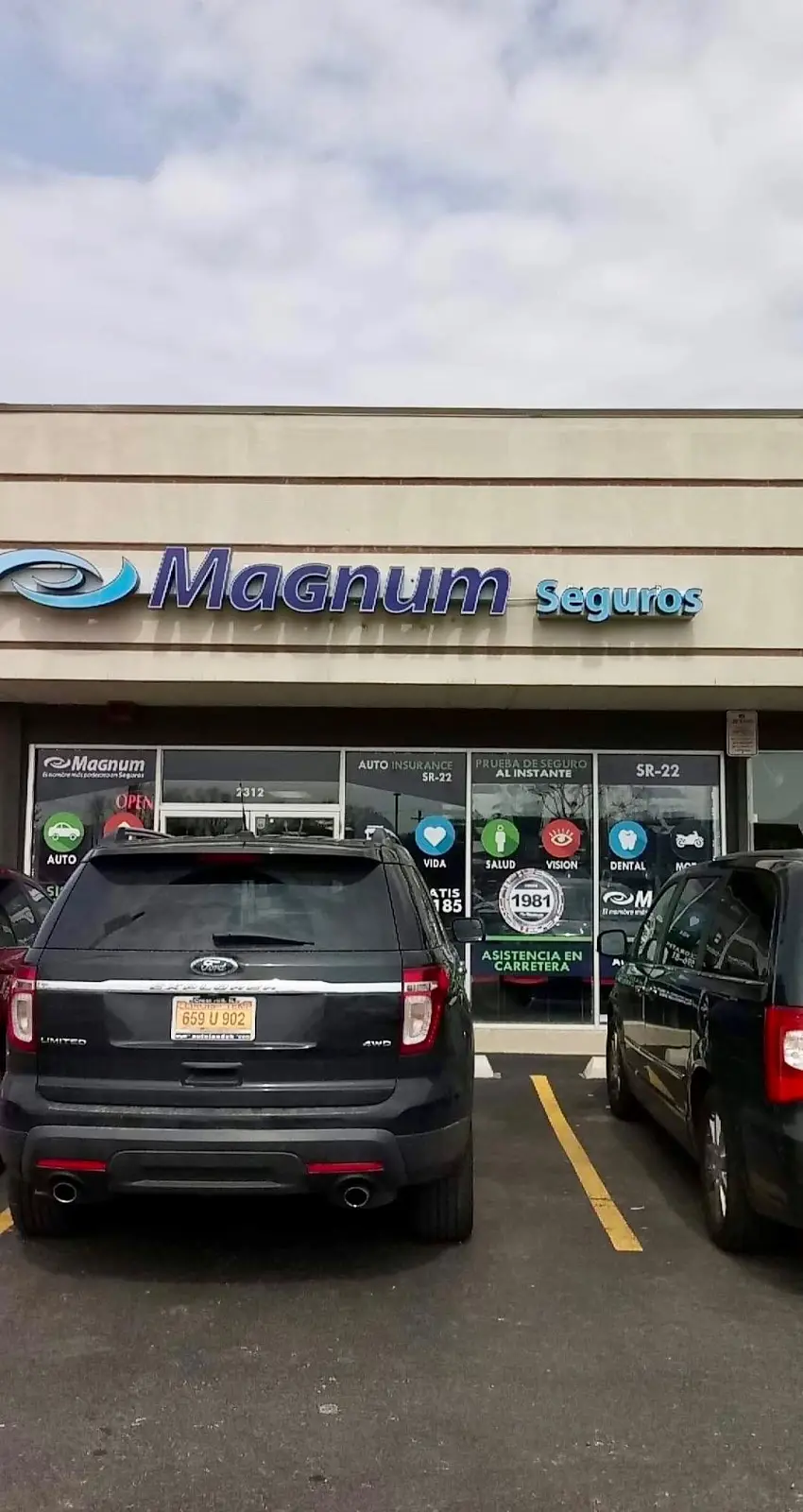 Logo de la compañía de seguros Magnum Insurance Agency