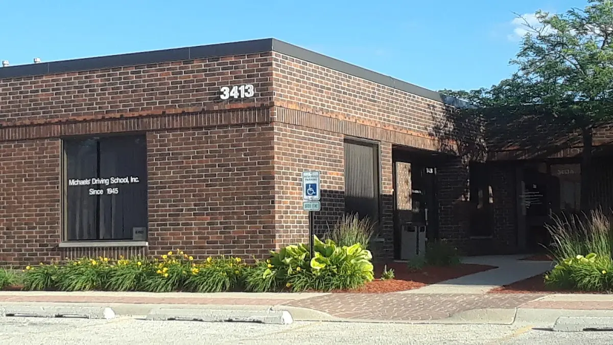 Foto de la escuela de manejo Michaels Driving School Inc