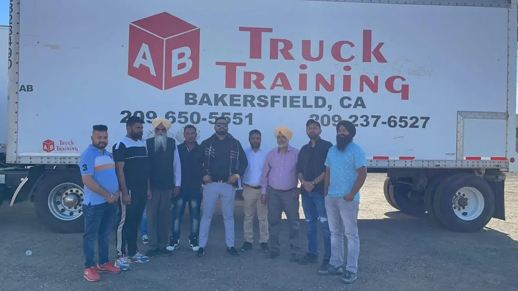 Foto de la escuela de manejo AB Truck Training School Bakersfield California | Best CDL Training and Testing School | Best Commercial Driving School