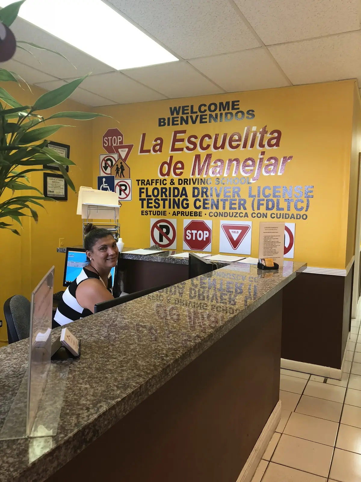 Foto de la escuela de manejo La Escuelita De Manejar INC.