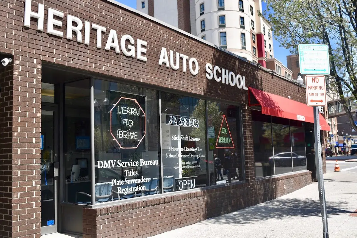 Foto de la escuela de manejo Heritage Auto School Inc