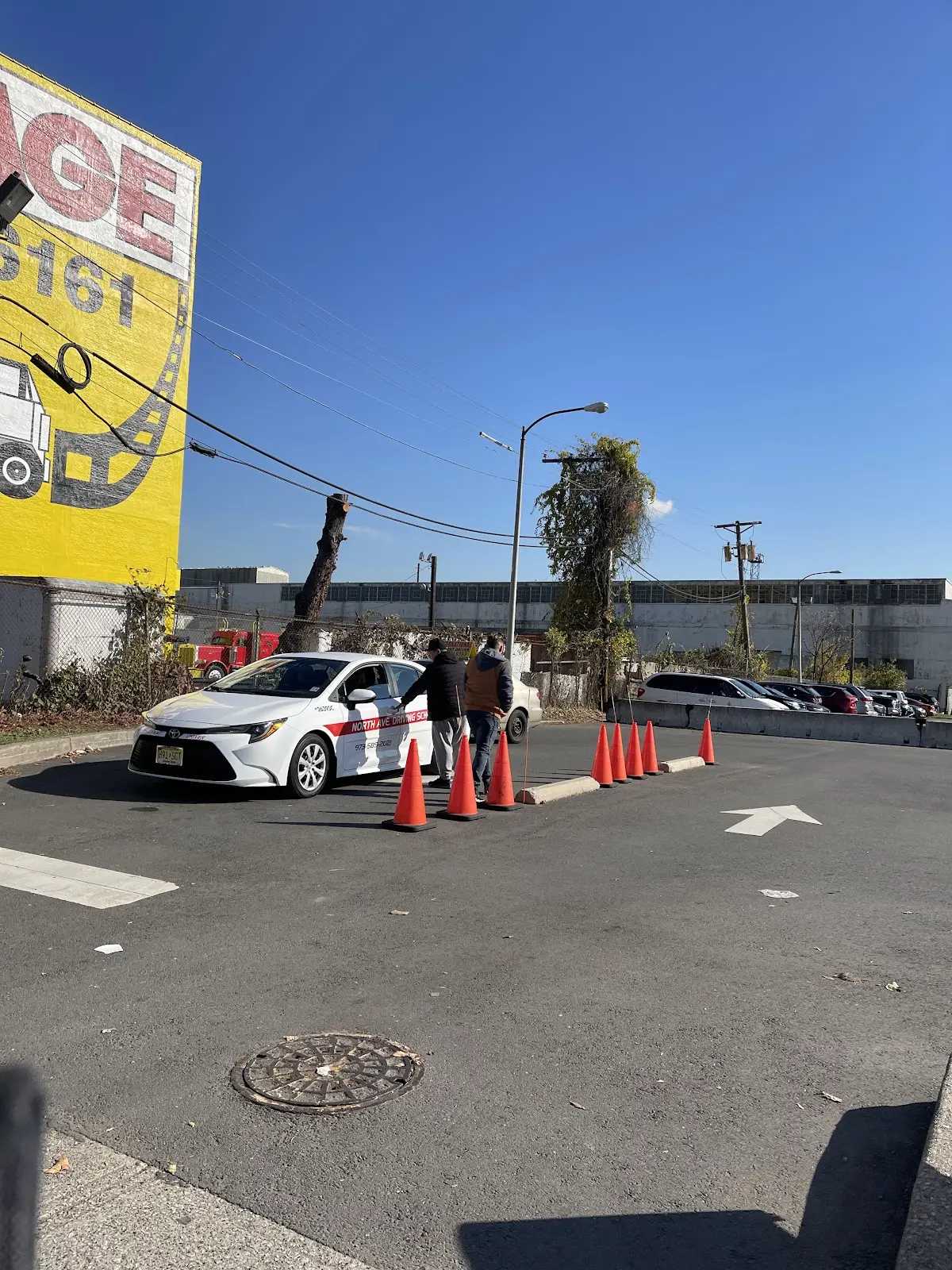 Foto de la escuela de manejo NORTH AVE. DRIVING SCHOOL