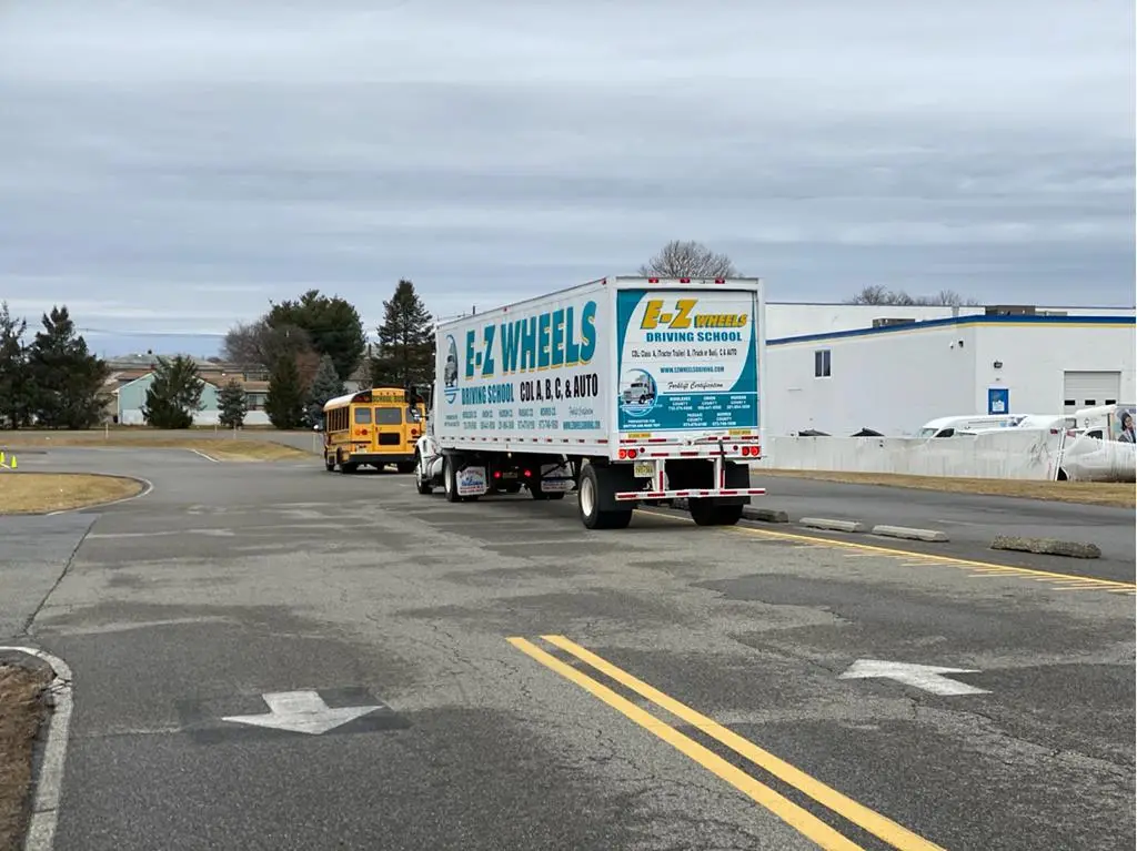 Foto de la escuela de manejo EZ Wheels Driving School