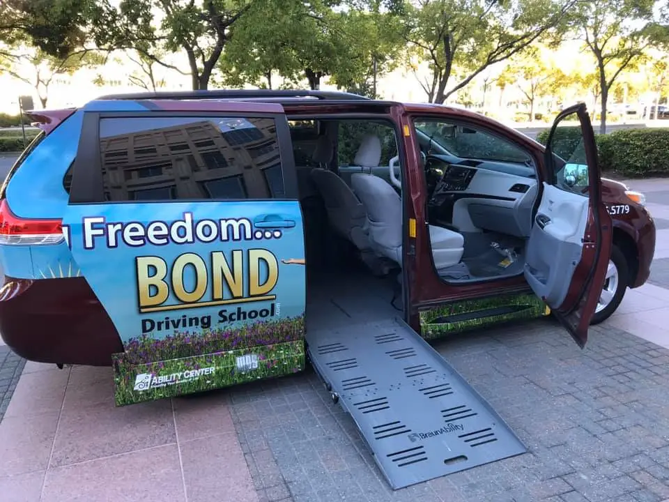 Foto de la escuela de manejo Bond Driving School