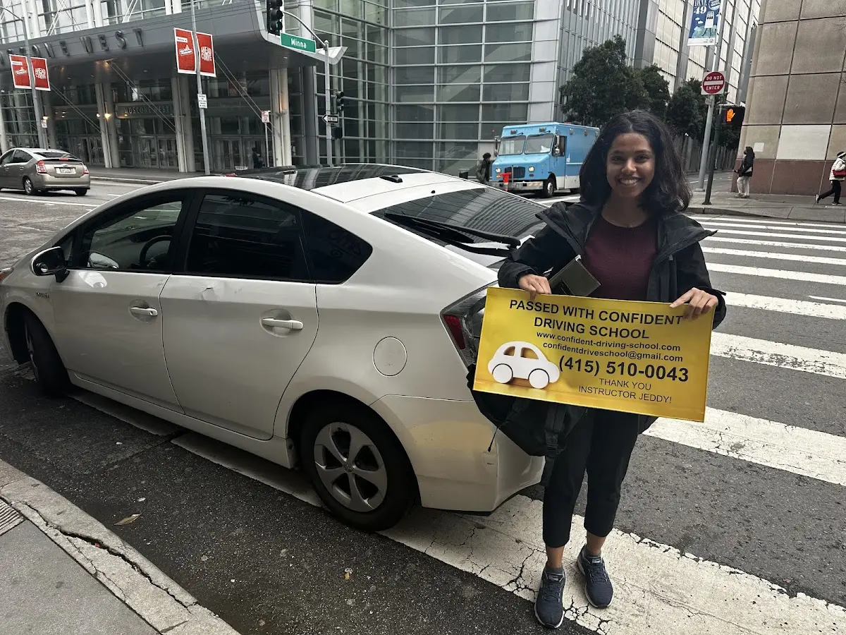 Foto de la escuela de manejo Confident Driving School LLC