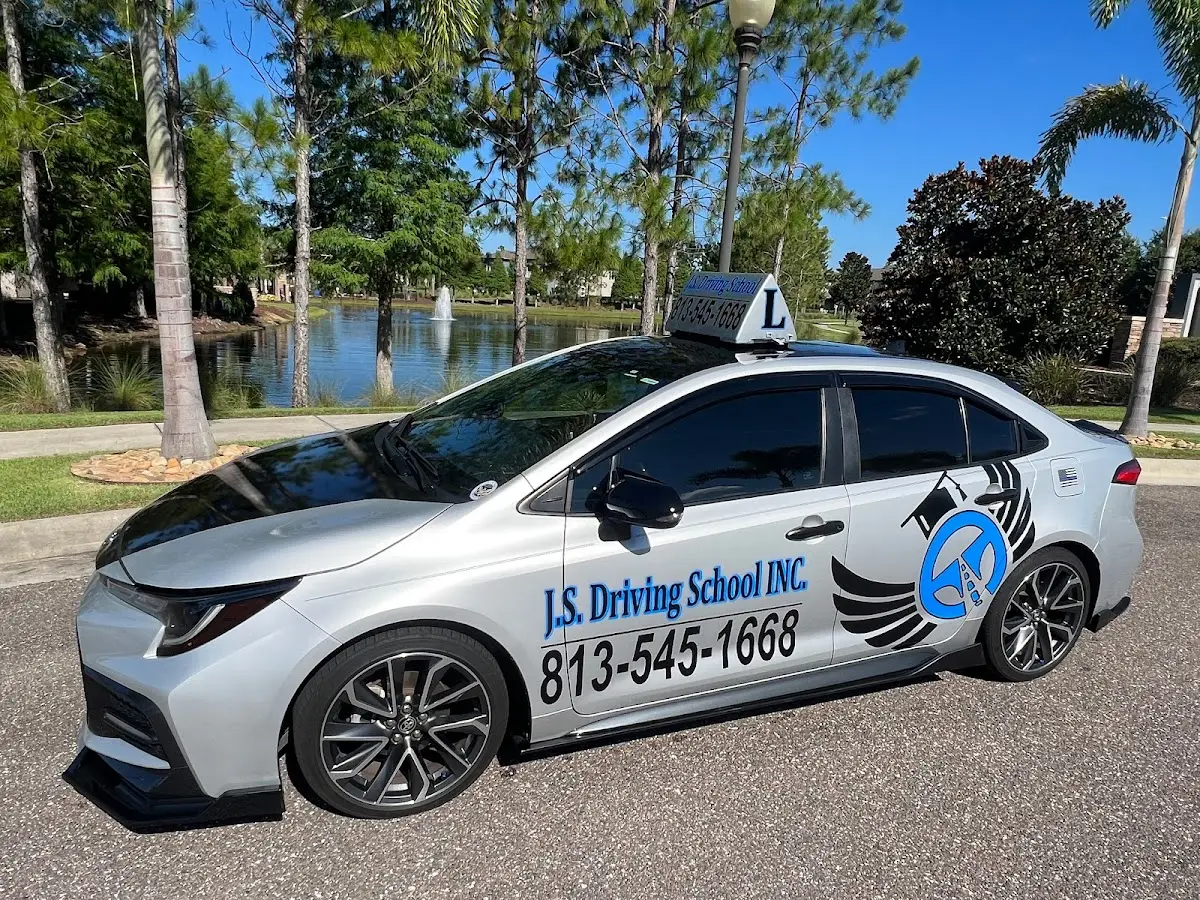 Foto de la escuela de manejo J.S. DRIVING SCHOOL INC