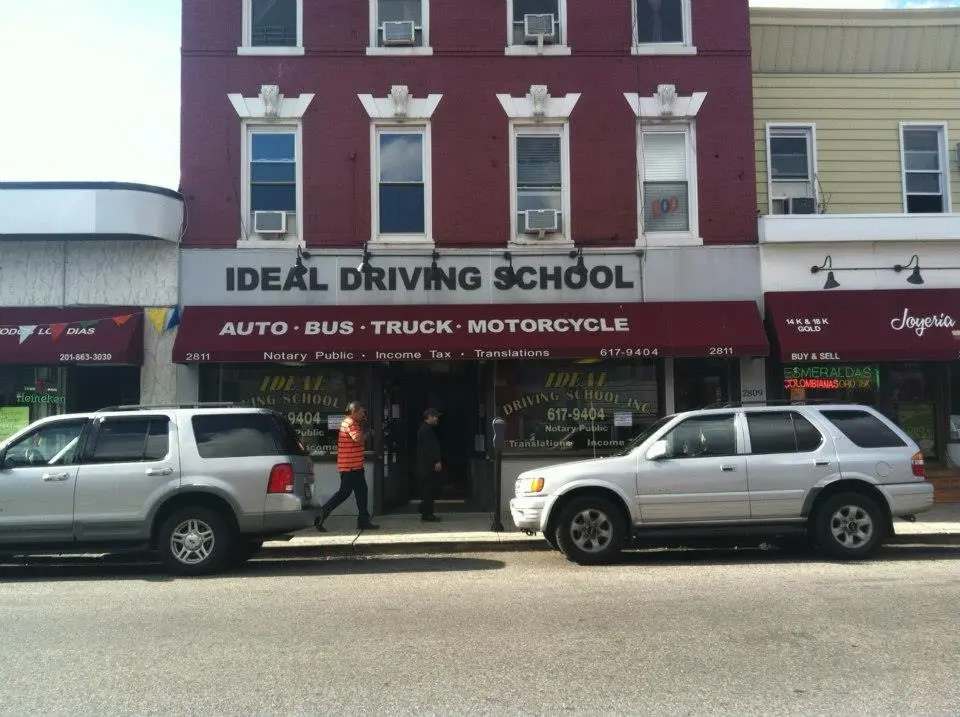 Foto de la escuela de manejo Ideal Driving School