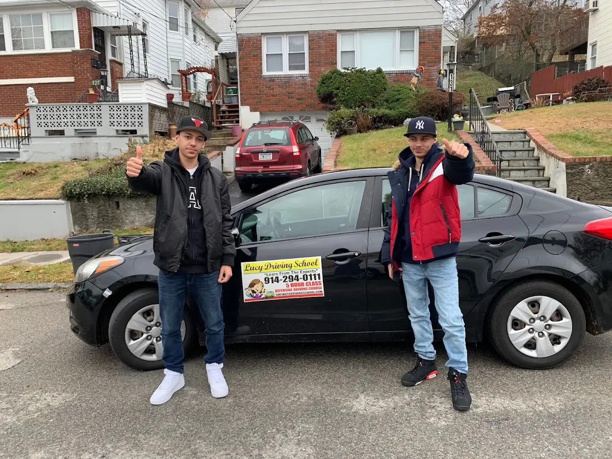 Foto de la escuela de manejo Lucy Auto Driving School