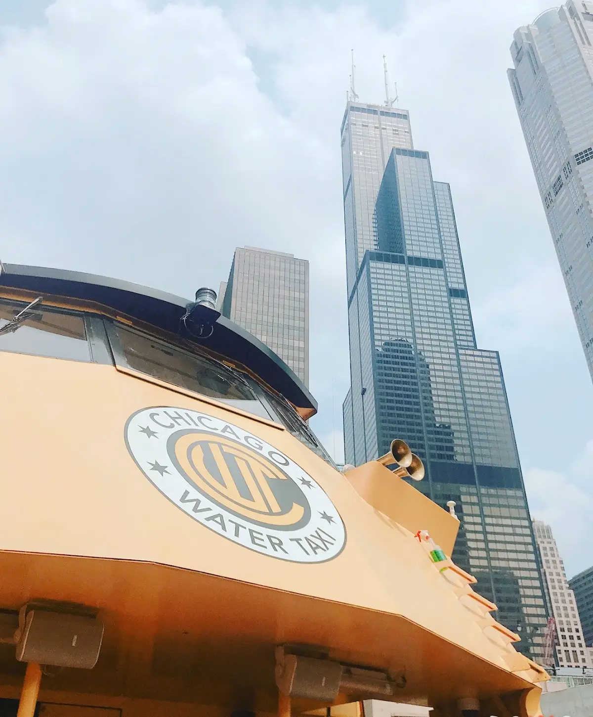 Imagen de Chicago Water Taxi - Riverside Plaza